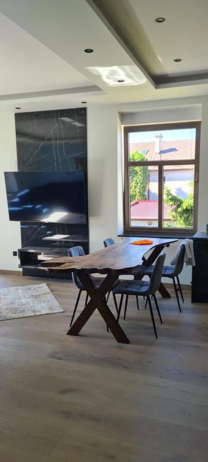 אוגוסטוב Blue Door Apartment מראה חיצוני תמונה